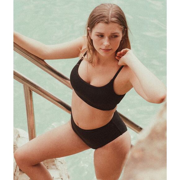 Andie Swim The Maui Top Eco Nylon in Black XS NWT - Picture 1 of 6
